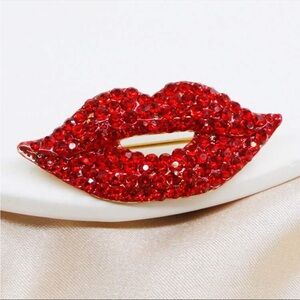 Red Rhinestone Lip Brooch, Lapel Pin NWT - Gorgeous Suit Pin, Perfect Gift! 💋